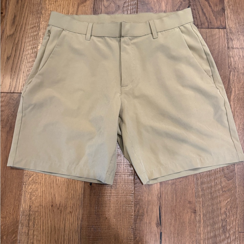 Men’s Fabletics Khaki Performance Shorts – Size 32